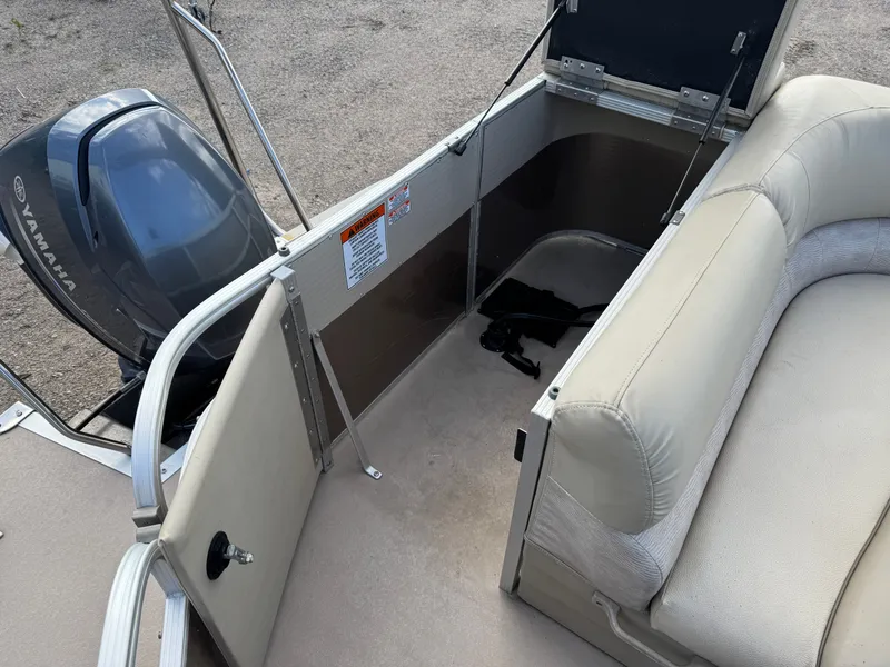 Slide: The Image of Bennington 22 SLX Pontoon 2014 - 9