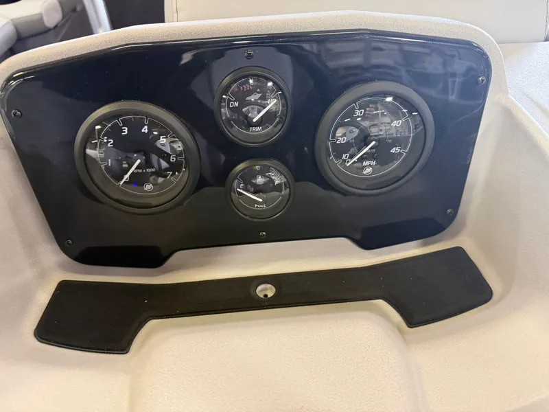 Slide: The Image of Princecraft Vectra 23 RL 2025 - 13