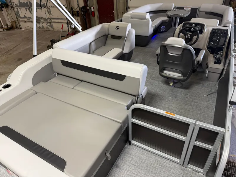 Slide: The Image of Princecraft Vectra 23 RL 2025 - 20