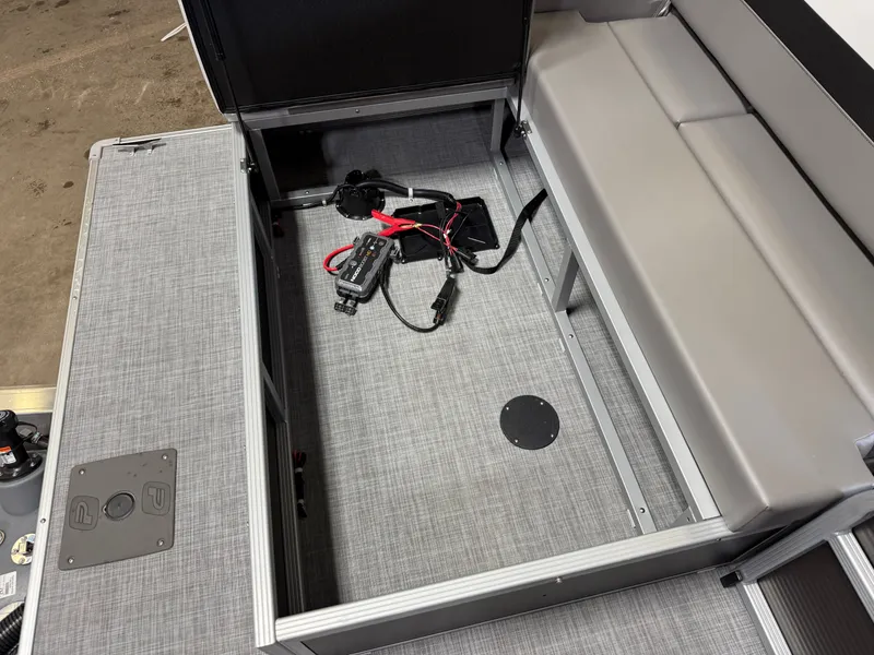 Slide: The Image of Princecraft Vectra 23 RL 2025 - 21