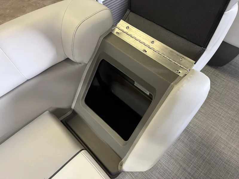 Slide: The Image of Princecraft Vectra 23 RL 2025 - 23