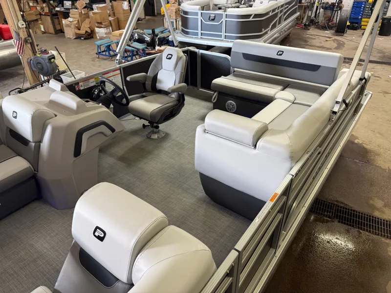 Slide: The Image of Princecraft Vectra 23 RL 2025 - 3