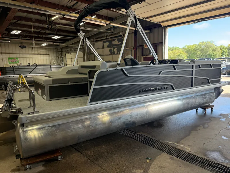 Slide: The Image of Princecraft Vectra 23 RL 2025 - 40