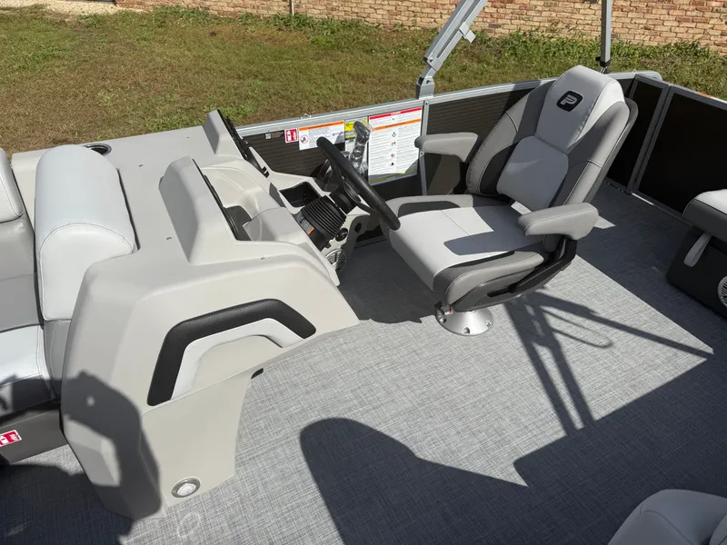 Slide: The Image of Princecraft Vectra 21 RL 2026 - 12