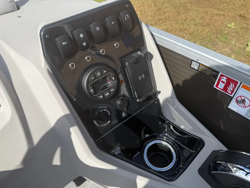 Slide: The Image of Princecraft Vectra 21 RL 2026 - 16