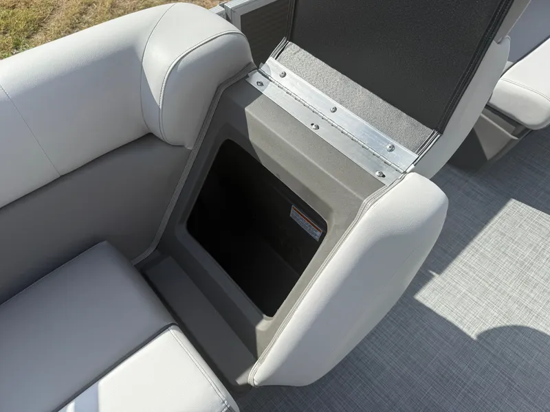 Slide: The Image of Princecraft Vectra 21 RL 2026 - 22