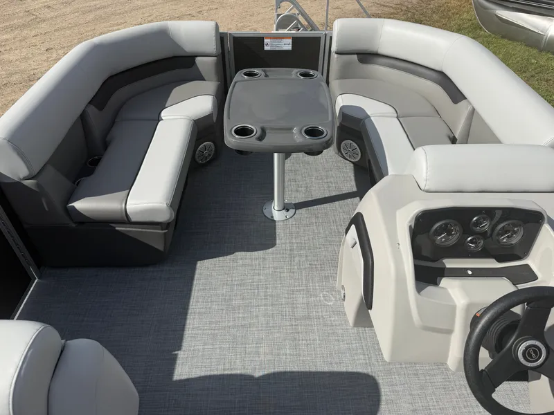 Slide: The Image of Princecraft Vectra 21 RL 2026 - 23