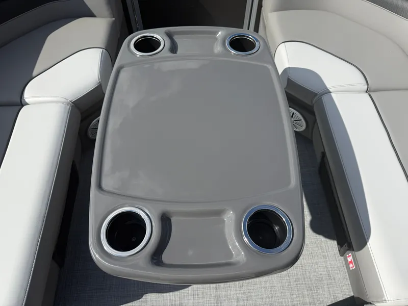 Slide: The Image of Princecraft Vectra 21 RL 2026 - 24