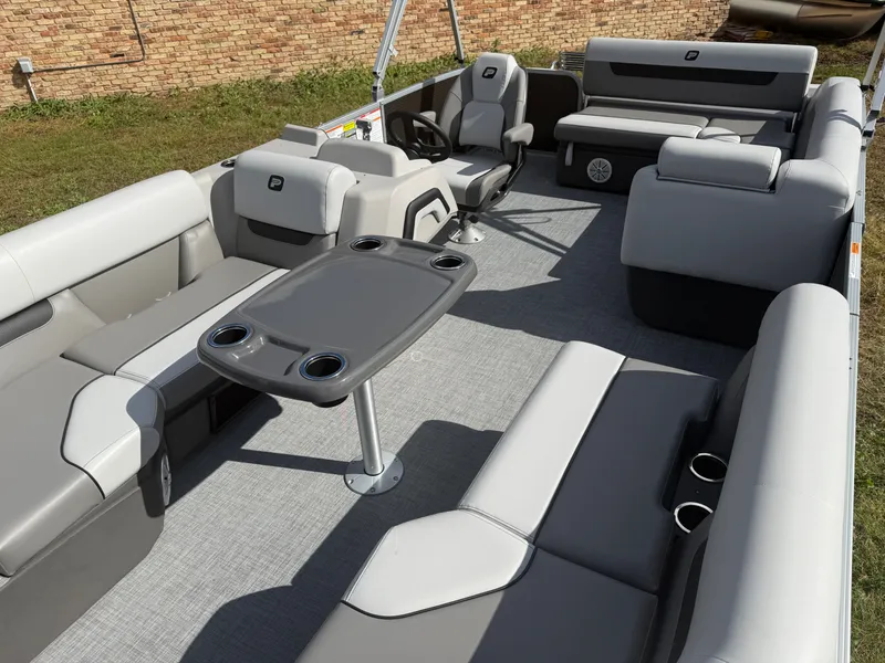 Slide: The Image of Princecraft Vectra 21 RL 2026 - 27