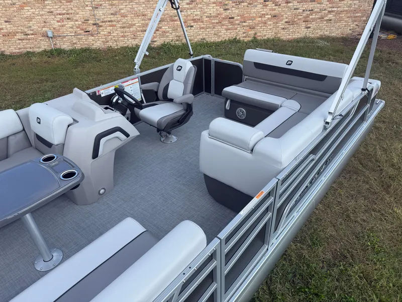 Slide: The Image of Princecraft Vectra 21 RL 2026 - 4