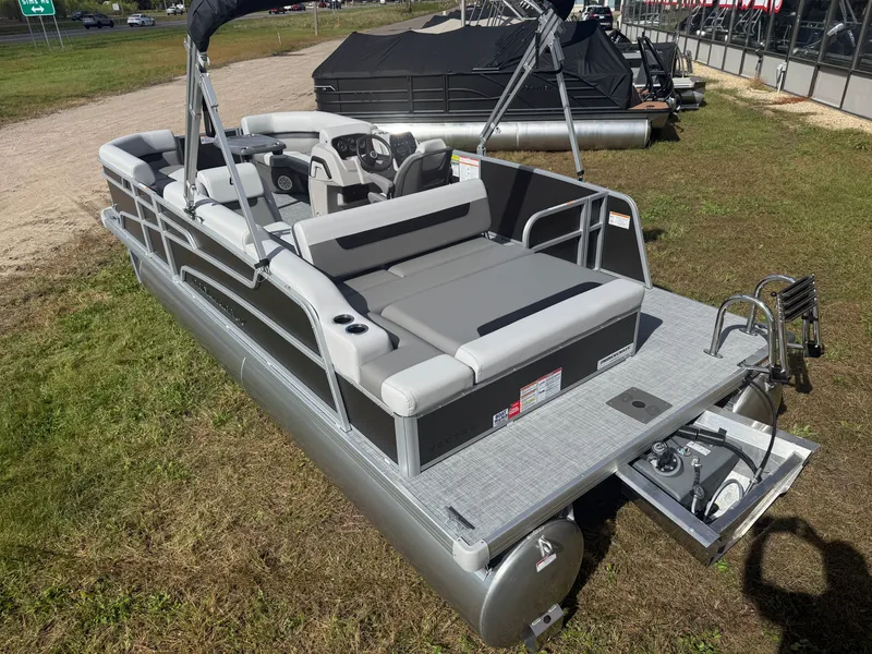 Slide: The Image of Princecraft Vectra 21 RL 2026 - 7