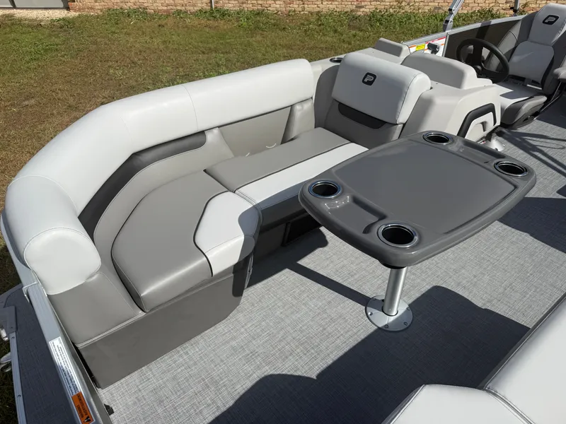 Slide: The Image of Princecraft Vectra 21 RL 2026 - 9