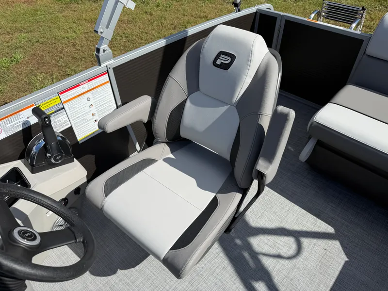 Slide: The Image of Princecraft Vectra 21 Cruise Lounge Pontoon & Mercury 4-Stroke EFI 2026 - 10