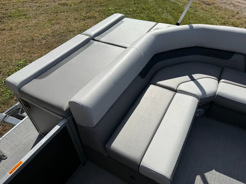 Slide: The Image of Princecraft Vectra 21 Cruise Lounge Pontoon & Mercury 4-Stroke EFI 2026 - 14