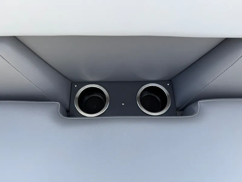 Slide: The Image of Princecraft Vectra 21 Cruise Lounge Pontoon & Mercury 4-Stroke EFI 2026 - 18