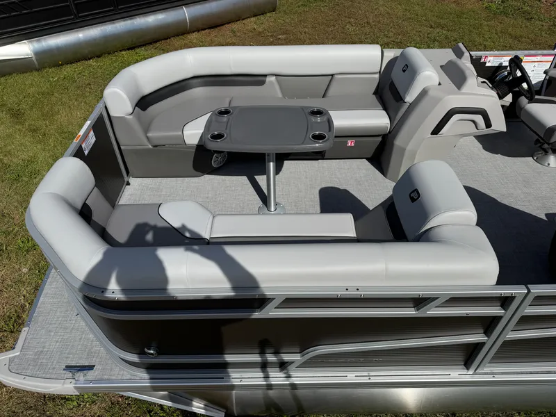 Slide: The Image of Princecraft Vectra 21 Cruise Lounge Pontoon & Mercury 4-Stroke EFI 2026 - 2