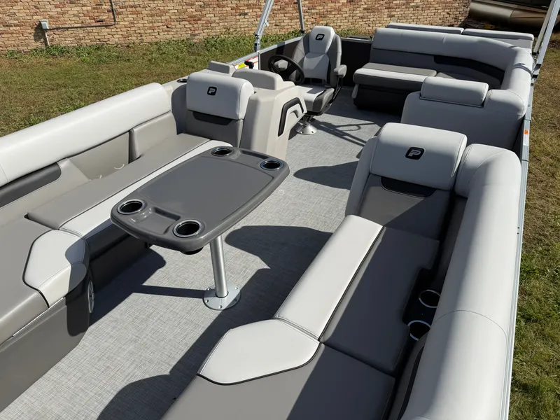 Slide: The Image of Princecraft Vectra 21 Cruise Lounge Pontoon & Mercury 4-Stroke EFI 2026 - 23