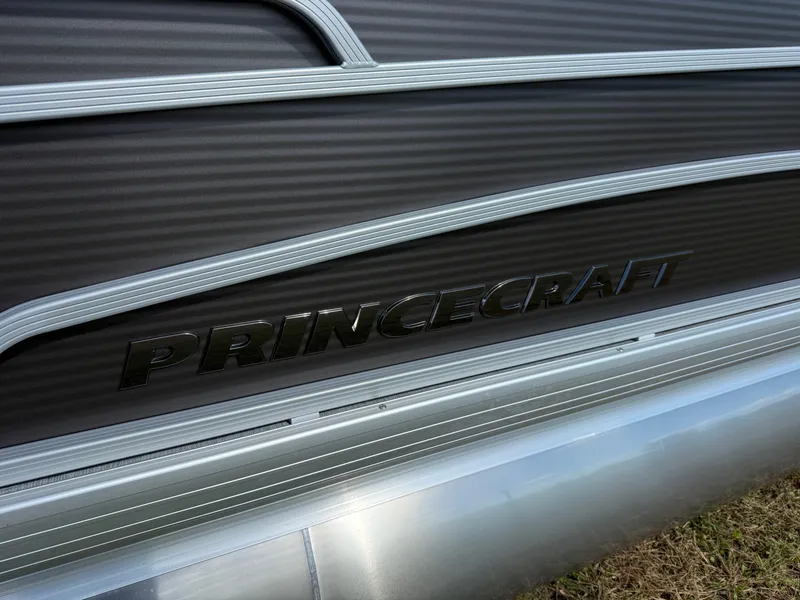 Slide: The Image of Princecraft Vectra 21 Cruise Lounge Pontoon & Mercury 4-Stroke EFI 2026 - 28