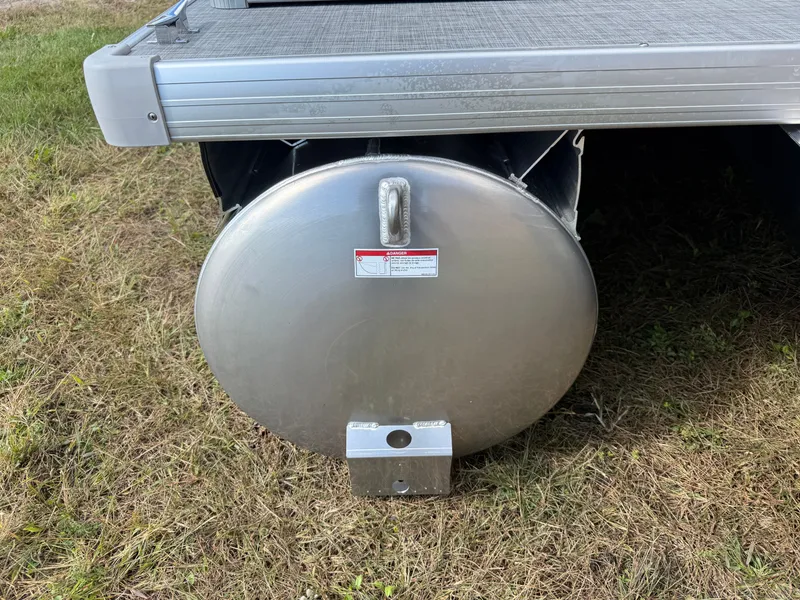 Slide: The Image of Princecraft Vectra 21 Cruise Lounge Pontoon & Mercury 4-Stroke EFI 2026 - 29