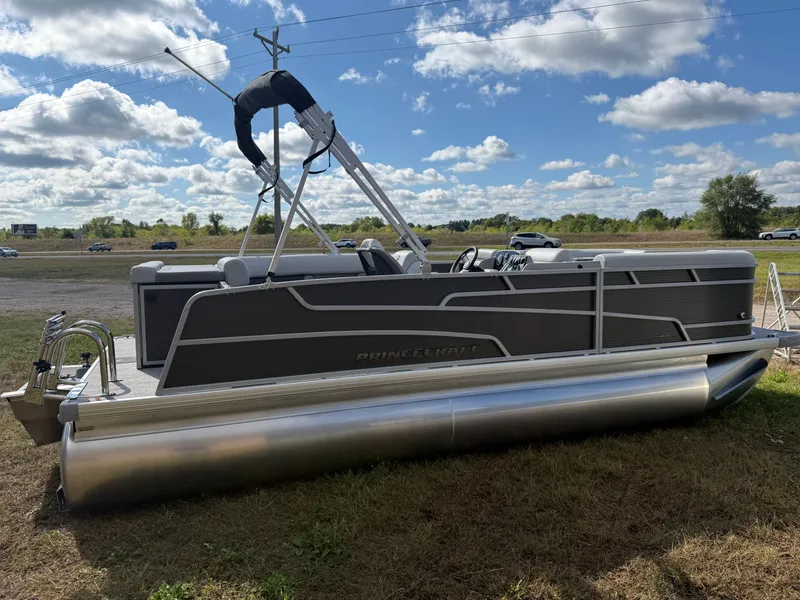 Slide: The Image of Princecraft Vectra 21 Cruise Lounge Pontoon & Mercury 4-Stroke EFI 2026 - 32