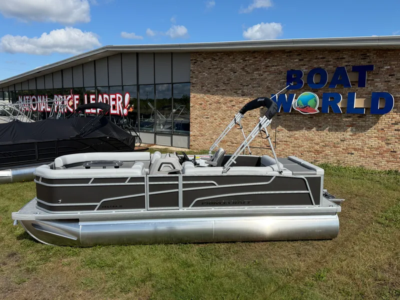 Slide: The Image of Princecraft Vectra 21 Cruise Lounge Pontoon & Mercury 4-Stroke EFI 2026 - 35