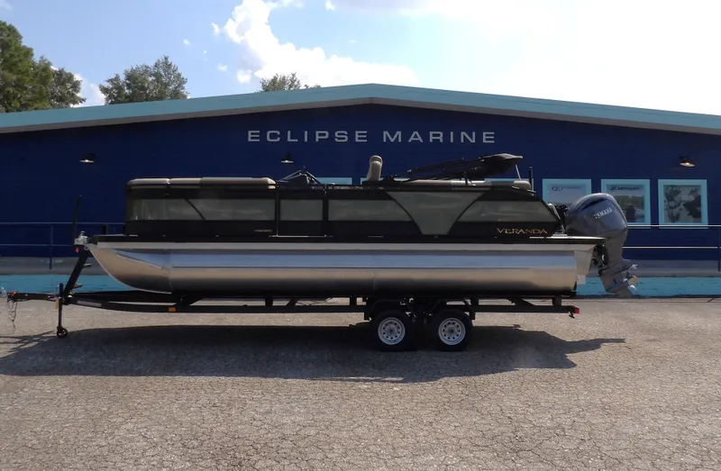 Slide: The Image of Veranda VR235RC XL 2026 - 1