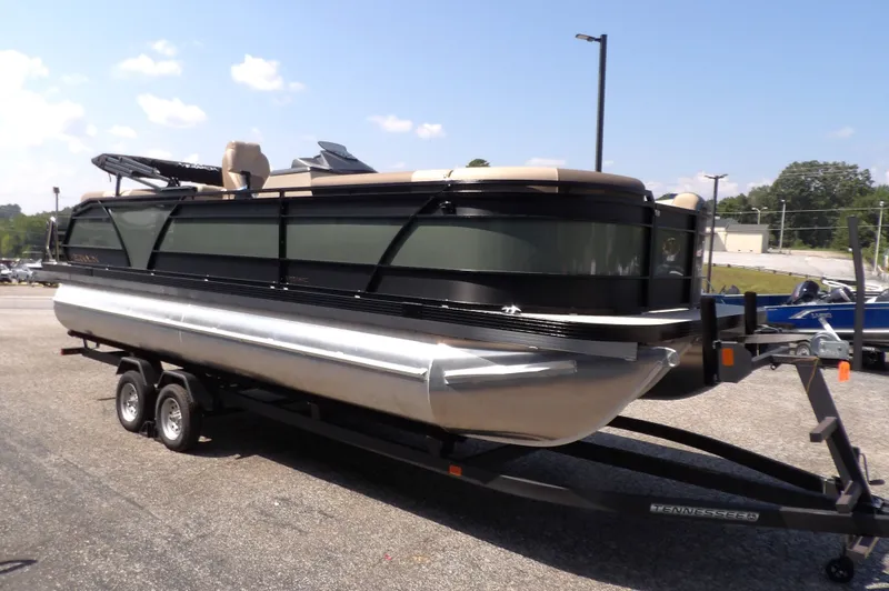 Slide: The Image of Veranda VR235RC XL 2026 - 16