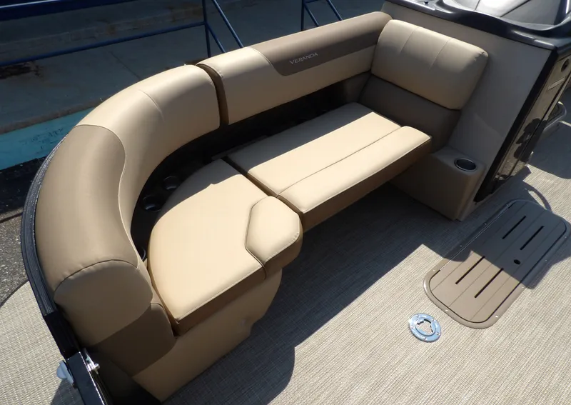 Slide: The Image of Veranda VR235RC XL 2026 - 7