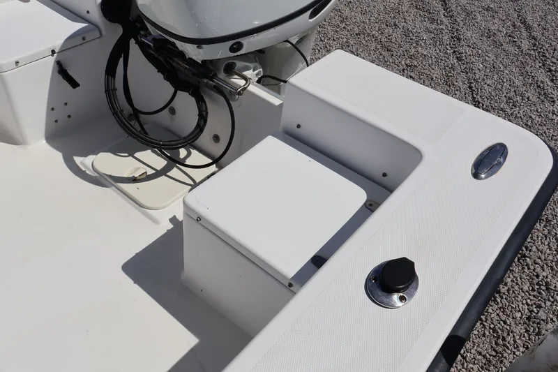 Slide: The Image of KenCraft 2060 BAY RIDER w/ 2024 SUZUKI DF115BTXW5 2008 - 8