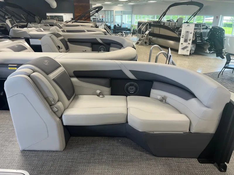 Slide: The Image of Barletta Cabrio 20UC 2025 - 10