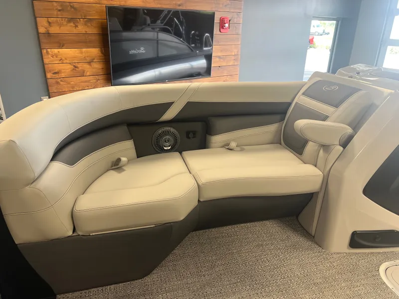 Slide: The Image of Barletta Cabrio 20UC 2025 - 11