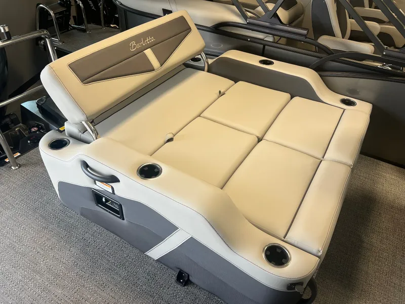 Slide: The Image of Barletta Cabrio 20UC 2025 - 4