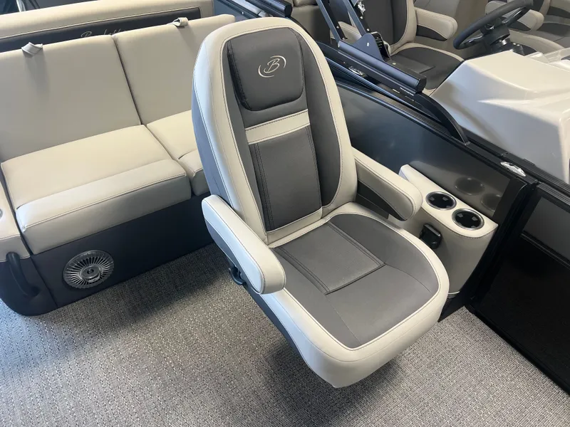 Slide: The Image of Barletta Cabrio 20UC 2025 - 9