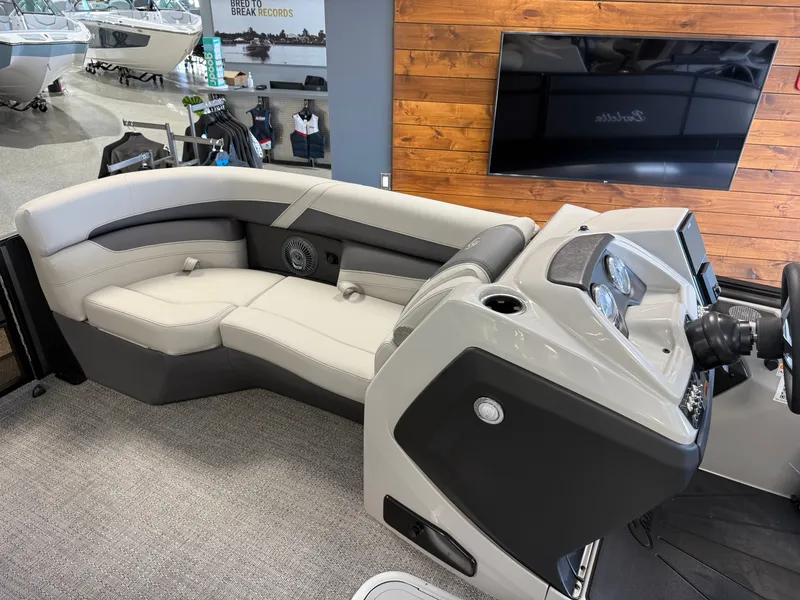 Slide: The Image of Barletta Cabrio 20UC 2025 - 10