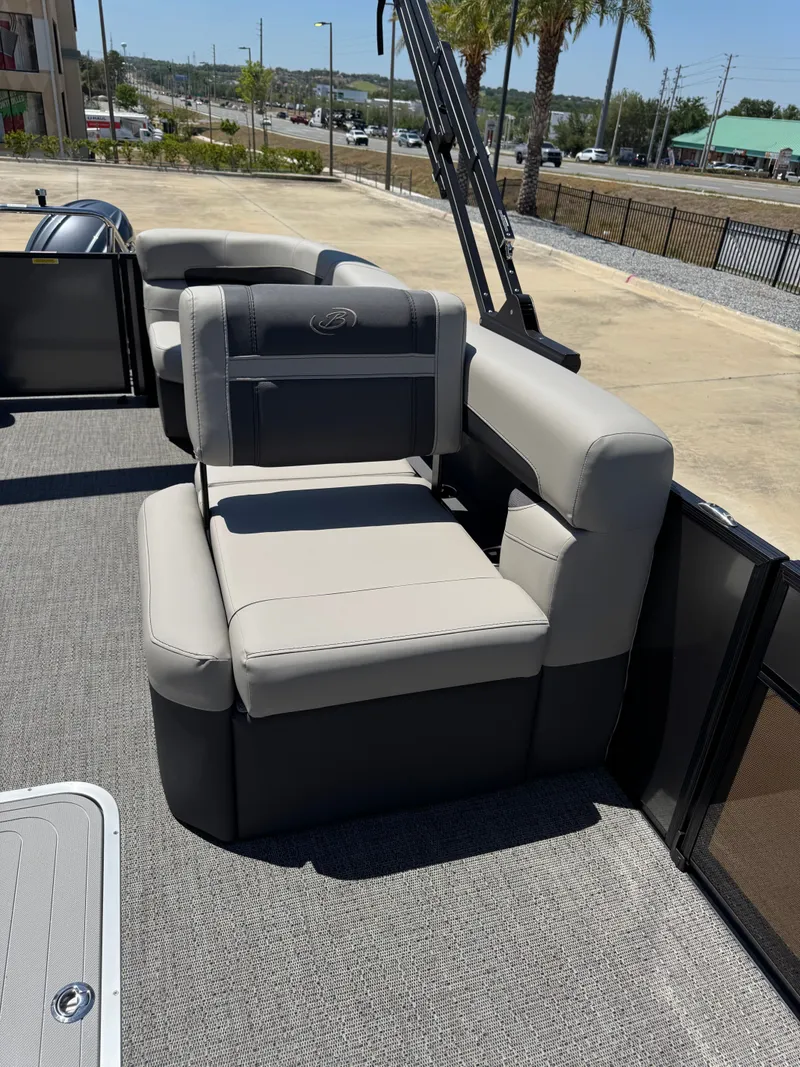 Slide: The Image of Barletta Cabrio 22Q 2025 - 12