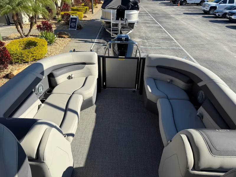 Slide: The Image of Barletta Cabrio 22QC 2025 - 10