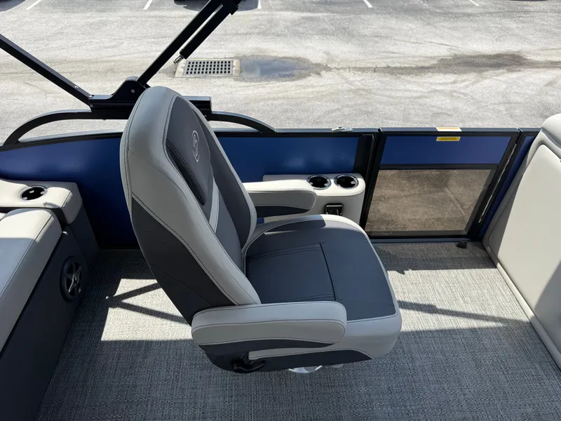 Slide: The Image of Barletta Cabrio 22UC 2025 - 12