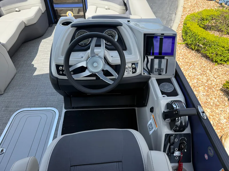 Slide: The Image of Barletta Cabrio 22UC 2025 - 13