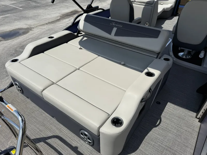 Slide: The Image of Barletta Cabrio 22UC 2025 - 16