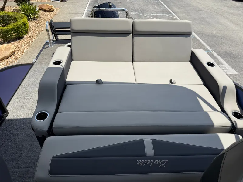 Slide: The Image of Barletta Cabrio 22UC 2025 - 17