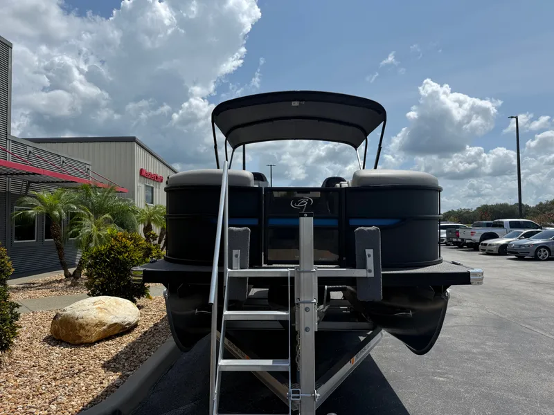 Slide: The Image of Barletta Cabrio 22UC 2025 - 3