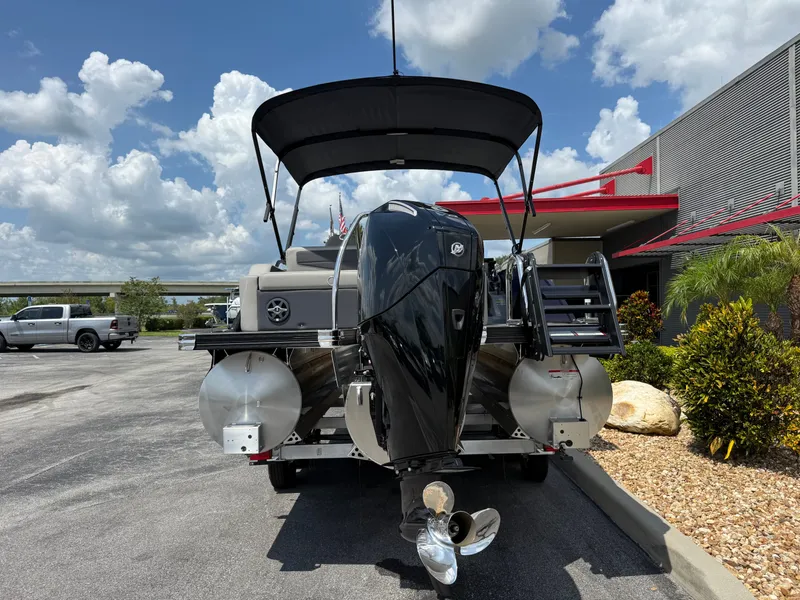 Slide: The Image of Barletta Cabrio 22UC 2025 - 6