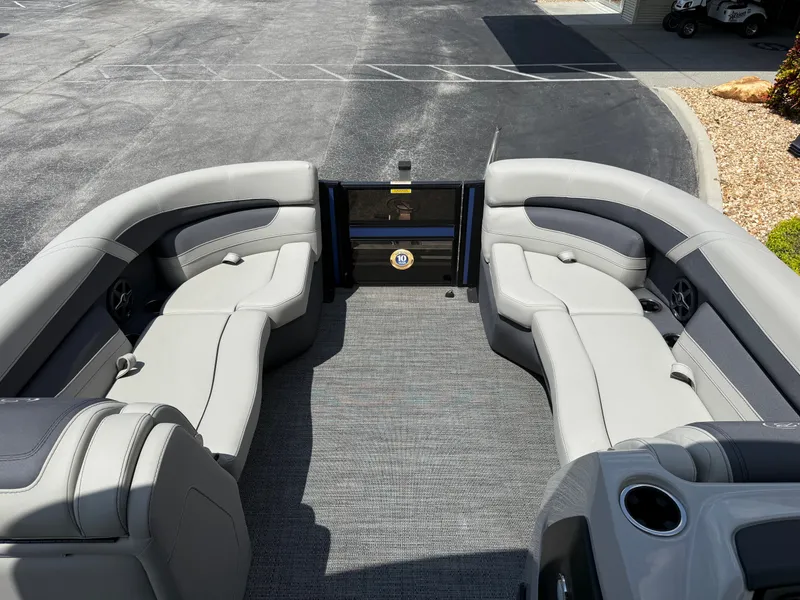 Slide: The Image of Barletta Cabrio 22UC 2025 - 8