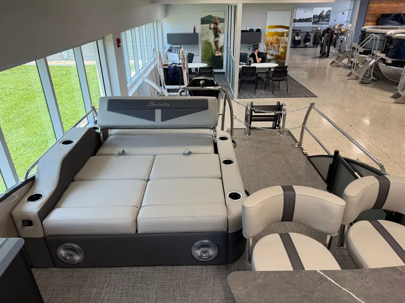 Slide: The Image of Barletta Cabrio 24UE 2025 - 12