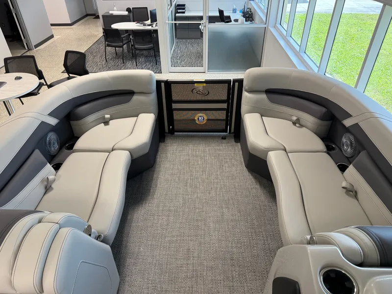 Slide: The Image of Barletta Cabrio 24UE 2025 - 7