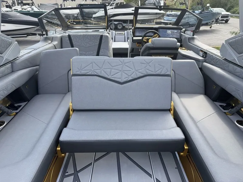 Slide: The Image of Nautique Super Air Nautique G25 Paragon 2026 - 10