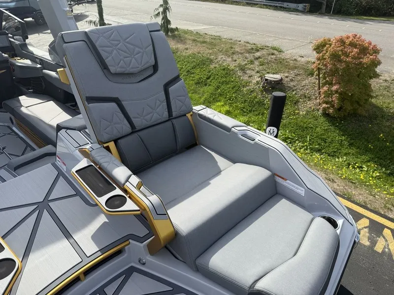 Slide: The Image of Nautique Super Air Nautique G25 Paragon 2026 - 13