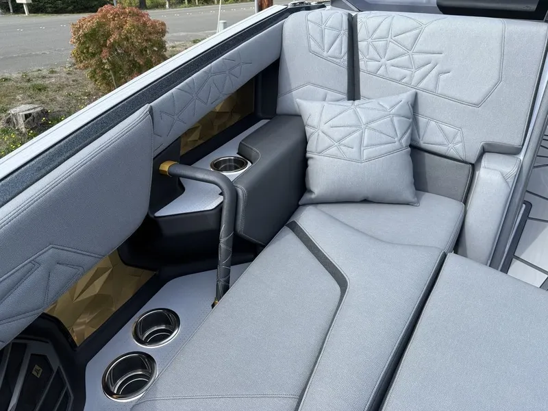 Slide: The Image of Nautique Super Air Nautique G25 Paragon 2026 - 3