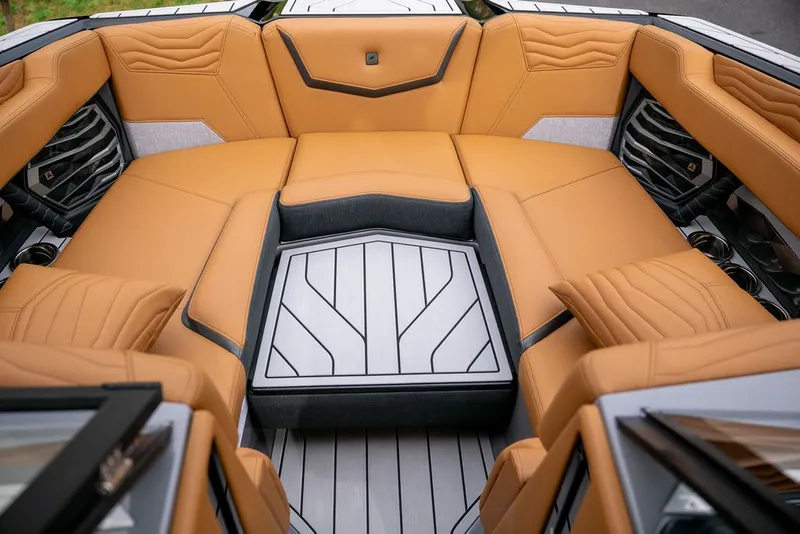 Slide: The Image of Nautique Super Air Nautique G23 2026 - 19