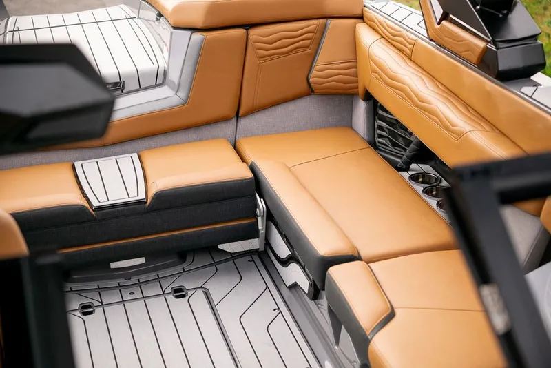 Slide: The Image of Nautique Super Air Nautique G23 2026 - 23